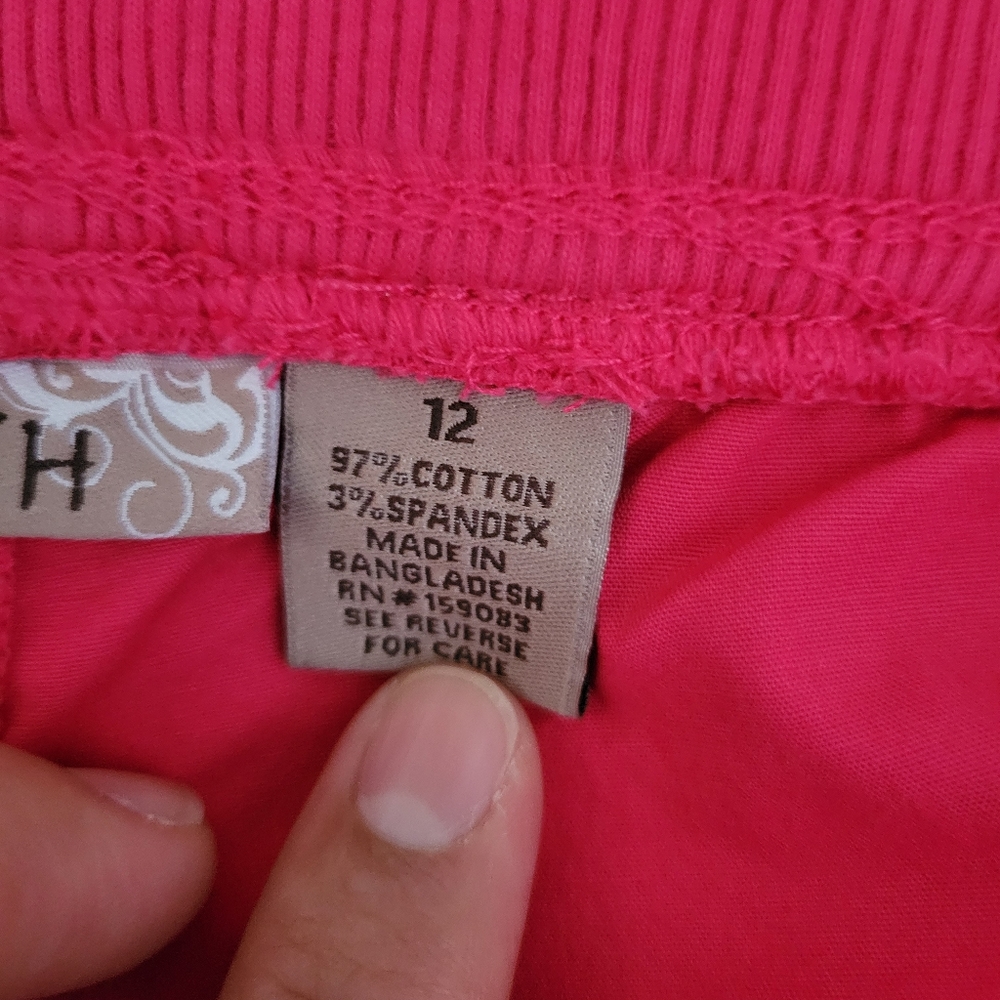 Pink shorts - Picture 3 of 3